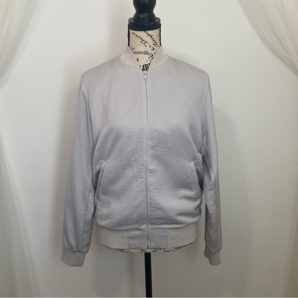 UNIQLO Lightweight Bomber Jacket - Picture 4 of 13